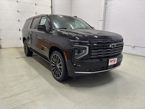 New 2026 Chevrolet Suburban High Country AWD/4WD image 2