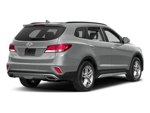 Used 2017 Hyundai Santa Fe FWD image 2