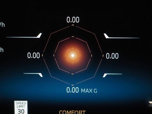 Used 2026 BMW X5 sDrive40i image 21