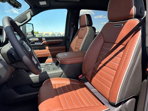 New 2026 GMC Sierra 3500 Denali Ultimate AWD/4WD image 17