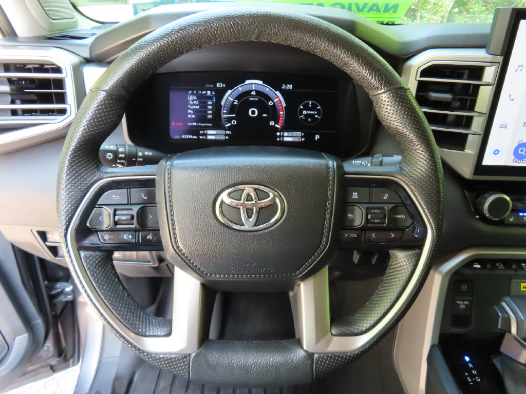 Used 2024 Toyota Tundra Limited AWD/4WD image 23