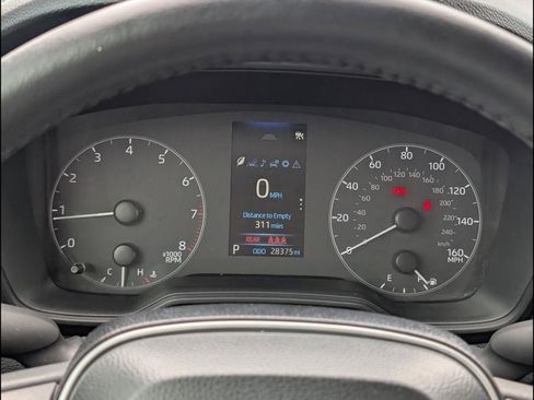 Used 2024 Toyota Corolla Cross LE FWD image 13