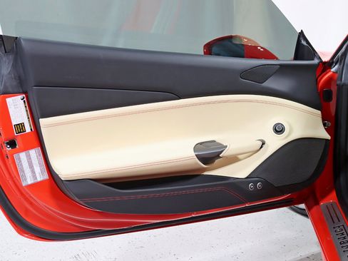 Used 2018 Ferrari 488 GTB image 33