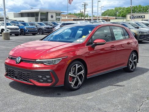 New 2026 Volkswagen GTI SE FWD image 3