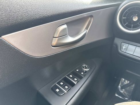 Used 2024 Kia Forte LXS image 31