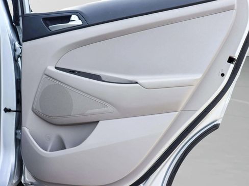 Used 2019 Hyundai Tucson SE image 24