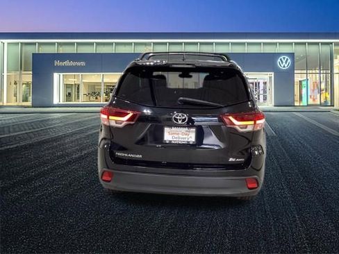 Used 2019 Toyota Highlander SE AWD/4WD image 27