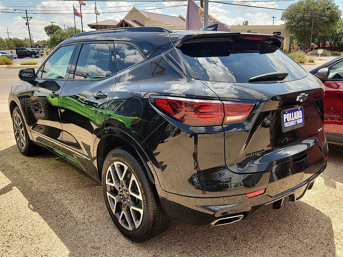 Used 2025 Chevrolet Blazer RS FWD image 2