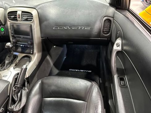 Used 2005 Chevrolet Corvette Convertible w/ Preferred Equipment Group RWD image 12