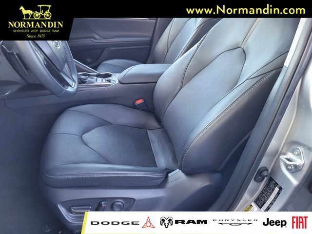 Used 2023 Toyota Camry XSE FWD image 15