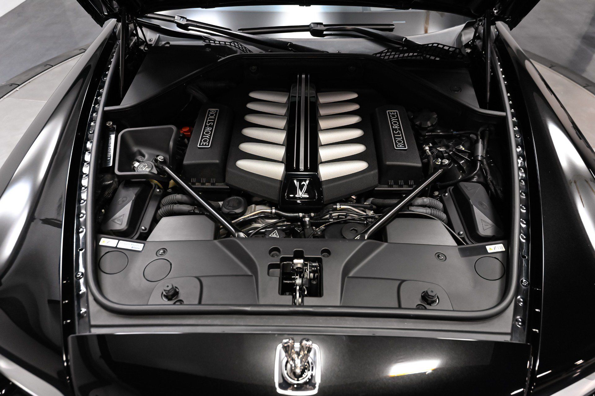 Used 2012 Rolls-Royce Ghost RWD image 34