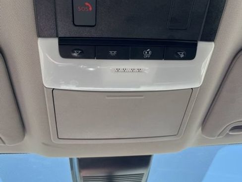 Used 2025 Nissan Altima 2.5 SV FWD image 46
