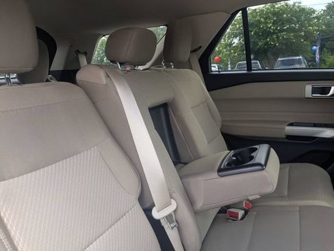 Used 2023 Ford Explorer XLT RWD image 31