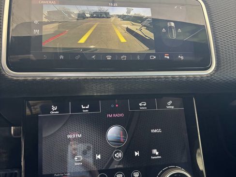 Used 2019 Land Rover Range Rover Velar R-Dynamic SE image 15