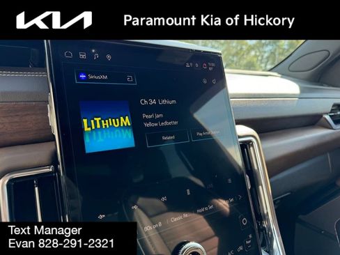 Used 2025 GMC Yukon XL Denali Ultimate image 9