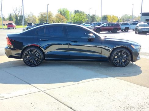 Used 2022 Volvo S60 T8 R-Design Expression AWD/4WD image 14