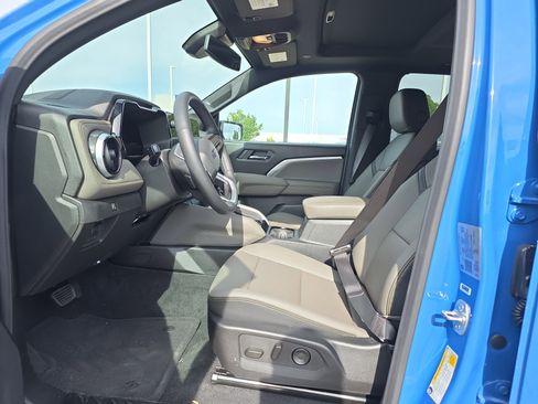 Used 2026 Chevrolet Colorado ZR2 w/ Technology Package AWD/4WD image 6
