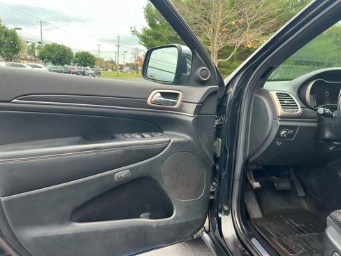 Used 2014 Jeep Grand Cherokee Limited image 16