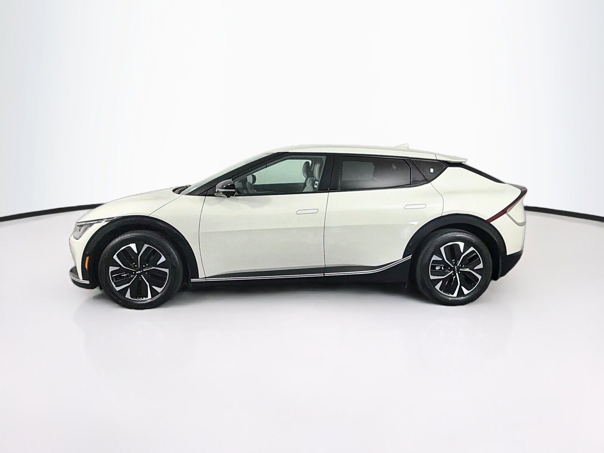 Used 2024 Kia EV6 Wind w/ Wind Technology Package AWD/4WD image 4
