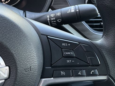 Used 2025 Nissan Altima 2.5 SV image 23