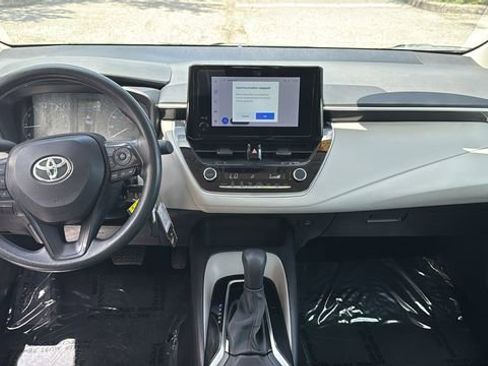 Certified 2025 Toyota Corolla LE image 14