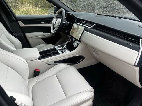 Certified 2026 Jaguar F-PACE R-Dynamic S AWD/4WD image 17