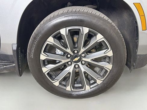 Used 2025 Chevrolet Suburban High Country AWD/4WD image 29