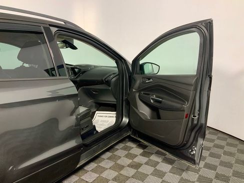 Used 2017 Ford Escape Titanium AWD/4WD image 33
