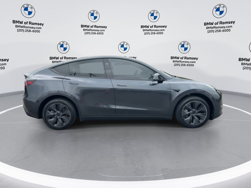 Used 2024 Tesla Model Y Long Range RWD image 9