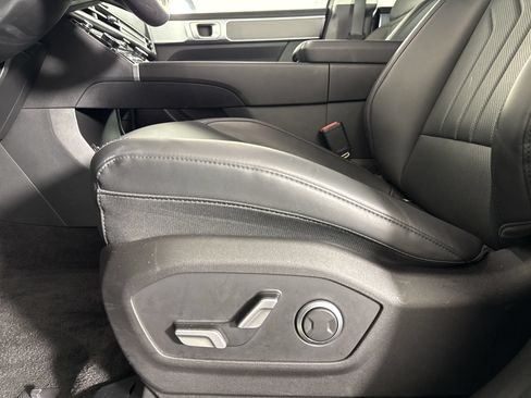 Used 2026 Hyundai Santa Fe SEL FWD image 13