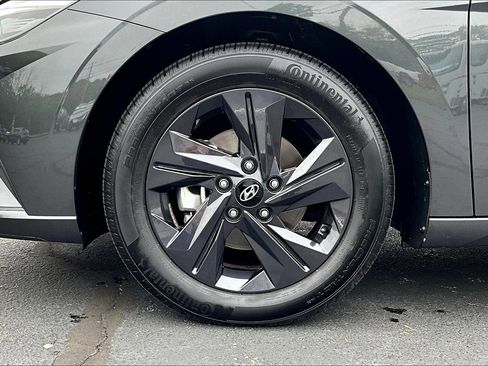 Used 2022 Hyundai Elantra SEL image 33