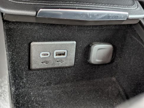 Used 2023 Cadillac XT4 Sport w/ LPO, Onyx Lite Package FWD image 25