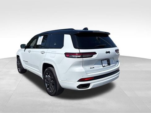 Used 2023 Jeep Grand Cherokee L Summit w/ High Altitude Package AWD/4WD image 5