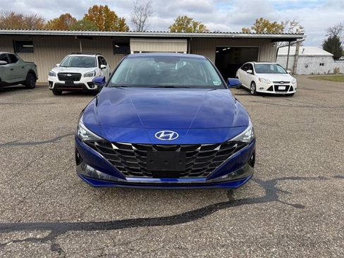 Used 2021 Hyundai Elantra Limited image 2