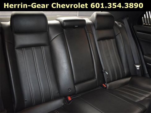 Used 2021 Chrysler 300 S image 26