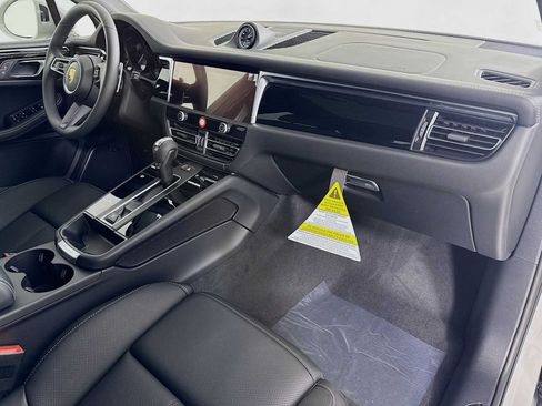 New 2026 Porsche Macan AWD/4WD image 30