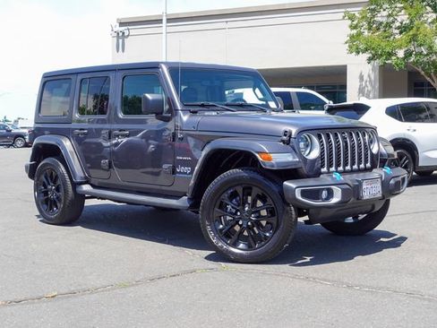 Used 2023 Jeep Wrangler Unlimited Sahara w/ Dual Top Group AWD/4WD image 5