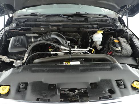 Used 2020 RAM 1500 Classic SLT w/ Luxury Group image 7