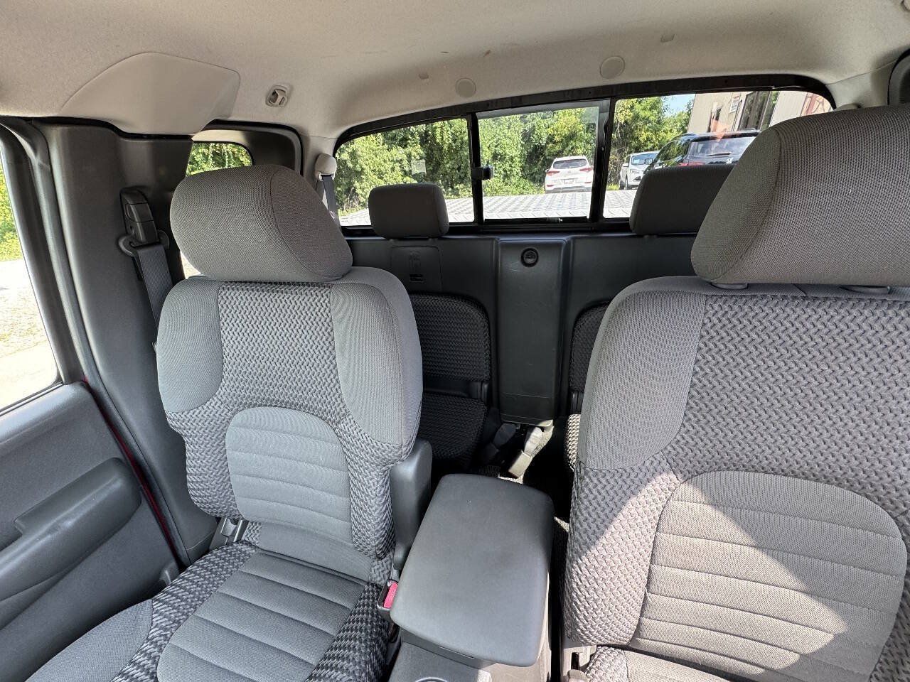 Used 2007 Nissan Frontier SE w/ SE Value Truck Pkg RWD image 21