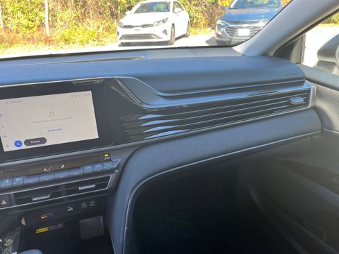 Used 2025 Toyota Camry LE image 30