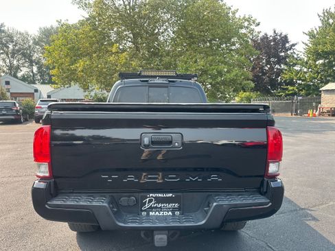 Used 2019 Toyota Tacoma SR5 AWD/4WD image 23