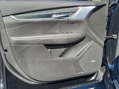 Used 2025 Cadillac XT6 Sport w/ Technology Package image 23