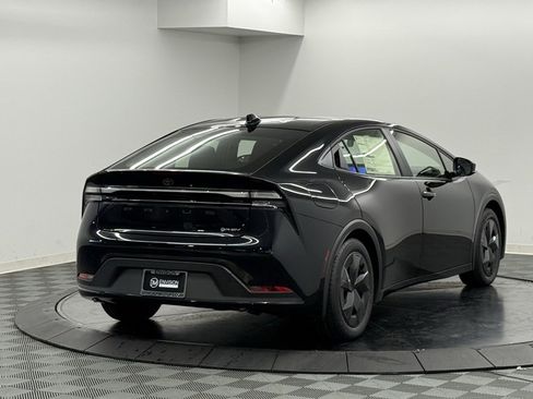 New 2026 Toyota Prius SE image 6