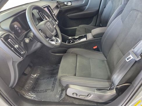 Certified 2023 Volvo XC40 Recharge Ultimate w/ Protection Package Premier image 10