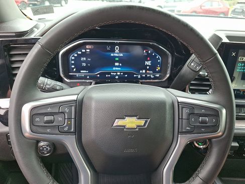 Used 2024 Chevrolet Silverado 2500 LTZ w/ LTZ Convenience Package AWD/4WD image 18