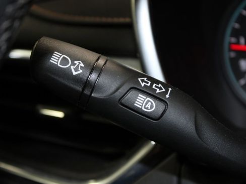 Used 2023 Chevrolet Equinox Premier image 23