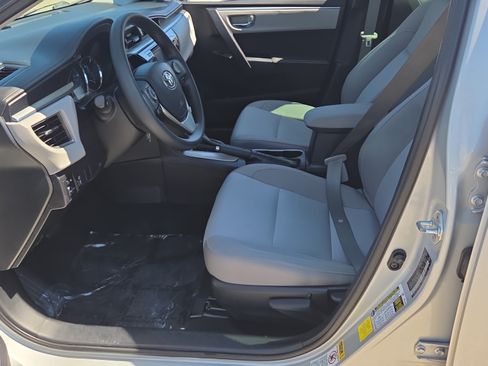 Used 2016 Toyota Corolla LE FWD image 9