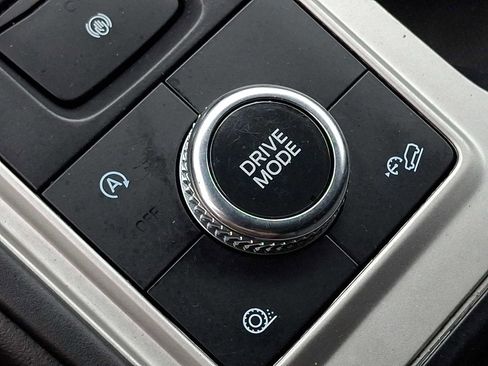 Used 2021 Ford Explorer XLT image 24