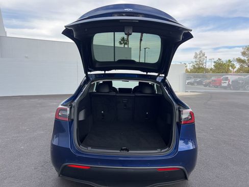 Used 2021 Tesla Model Y Long Range AWD/4WD image 14