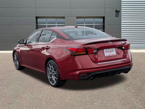 Used 2023 Nissan Altima 2.0 SR FWD image 8